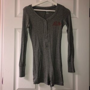 Arie ‘Wake Me When there are Presents’ romper